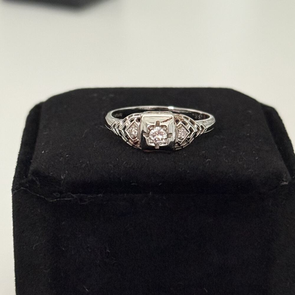 Vintage Art Deco 18K White Gold Diamond 3 Stone Filigree Band Ring Size 6.75 - Picture 7 of 16